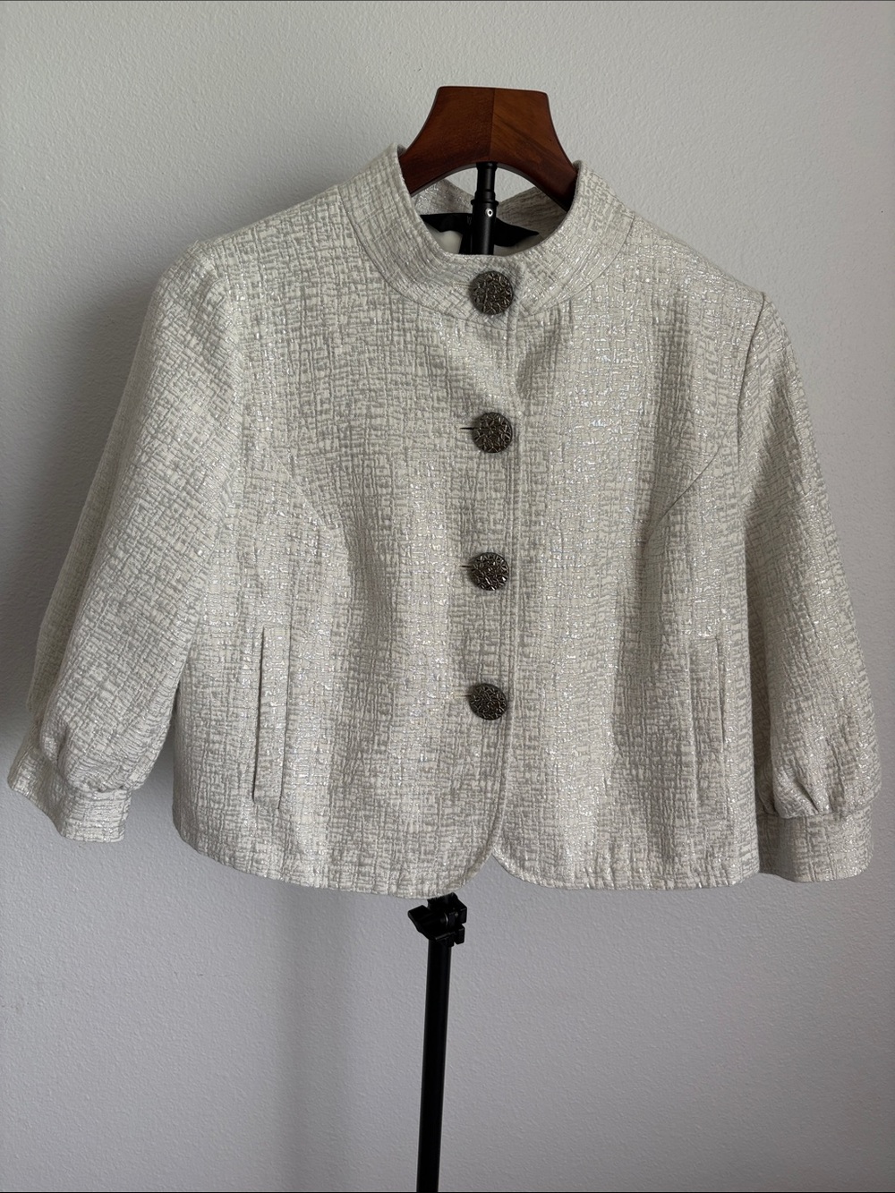 Mossimo Women’s Cream Textured Cropped Button Jacket M